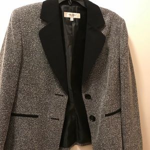 Woman’s size 14 Jones New York blazer